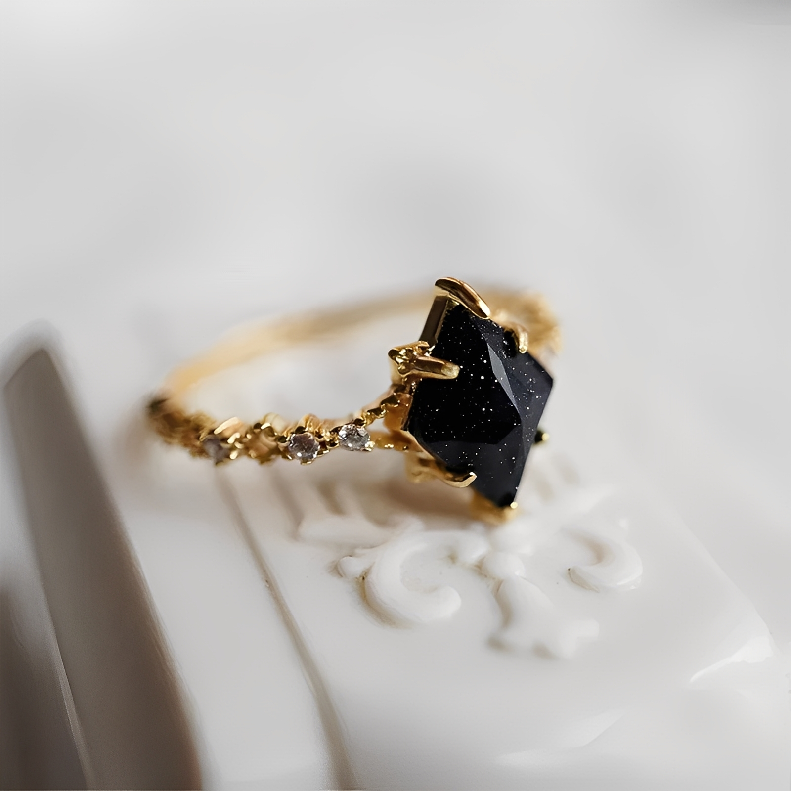 Nerisa – Bague en obsidienne nuit noire