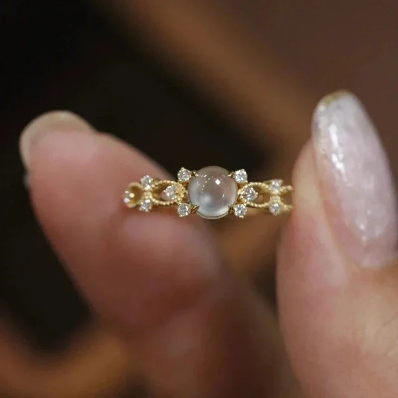 Sienna – Bague en pierre de lune sertie à la main