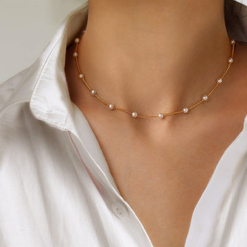 Yvaine – Collier de perles avec finition dorée