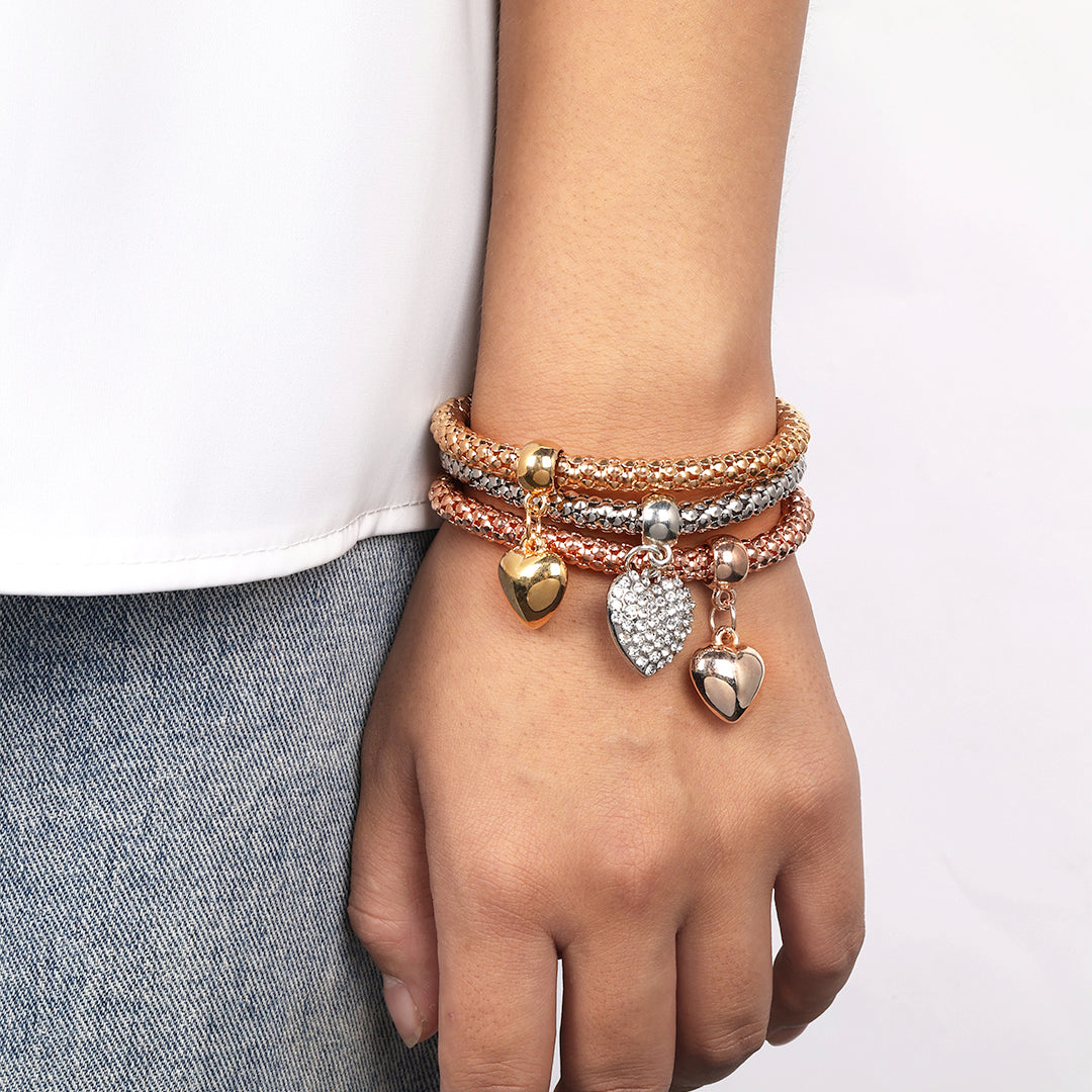Aria – Bracelet en métal avec cœurs solides