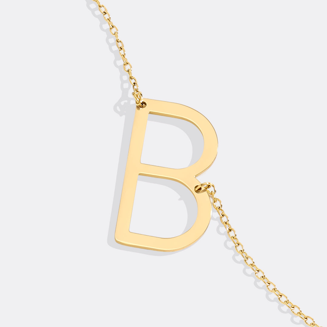 Inez – Collier avec initiale déclarative