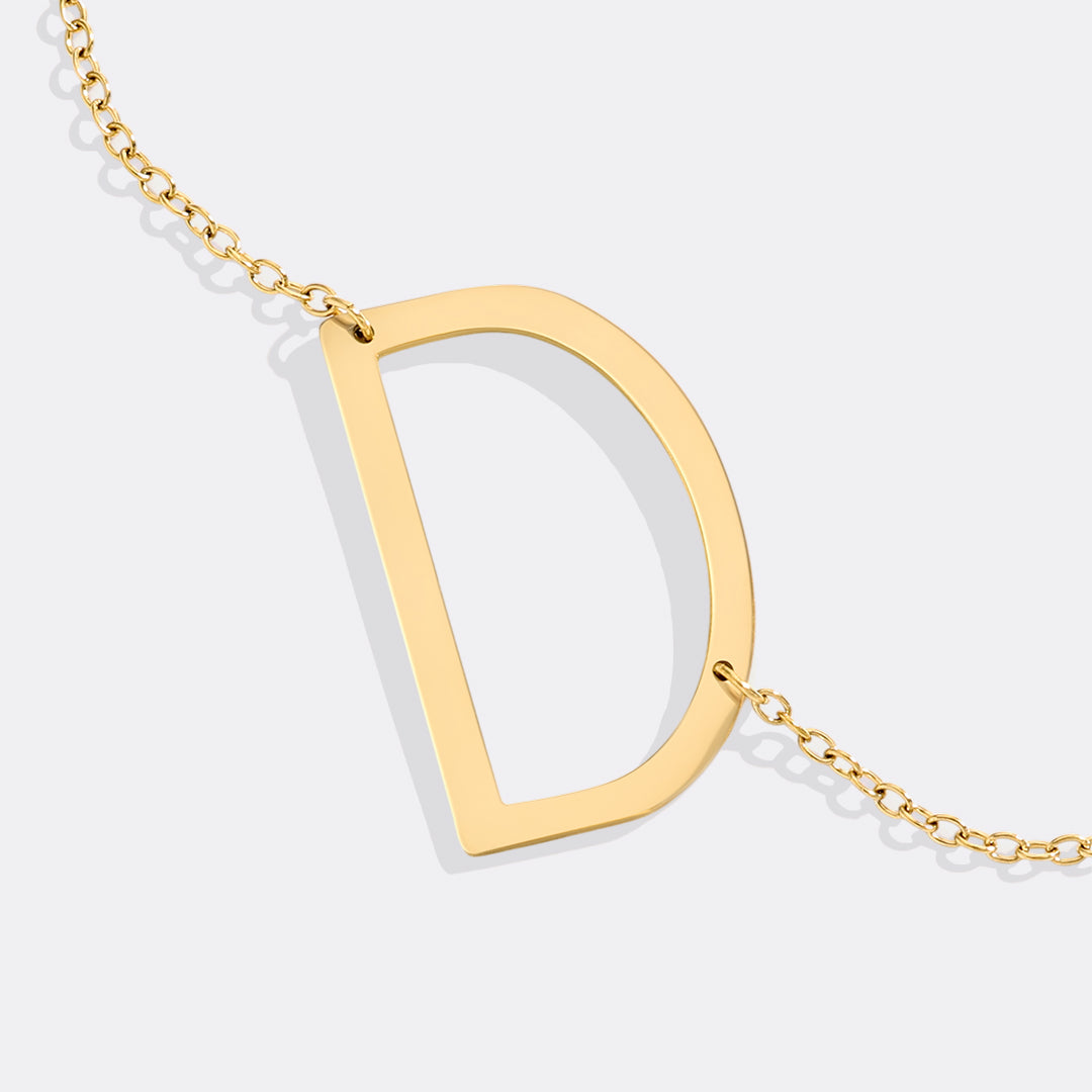 Inez – Collier avec initiale déclarative