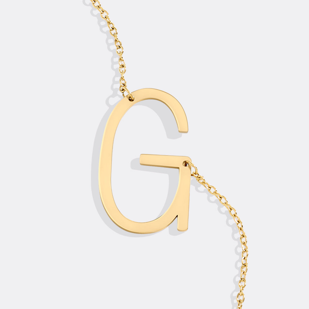 Inez – Collier avec initiale déclarative