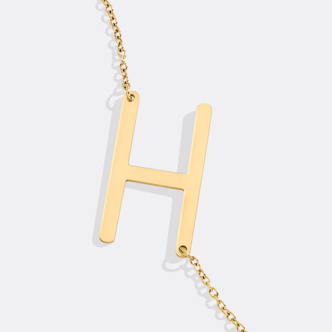 Inez – Collier avec initiale déclarative
