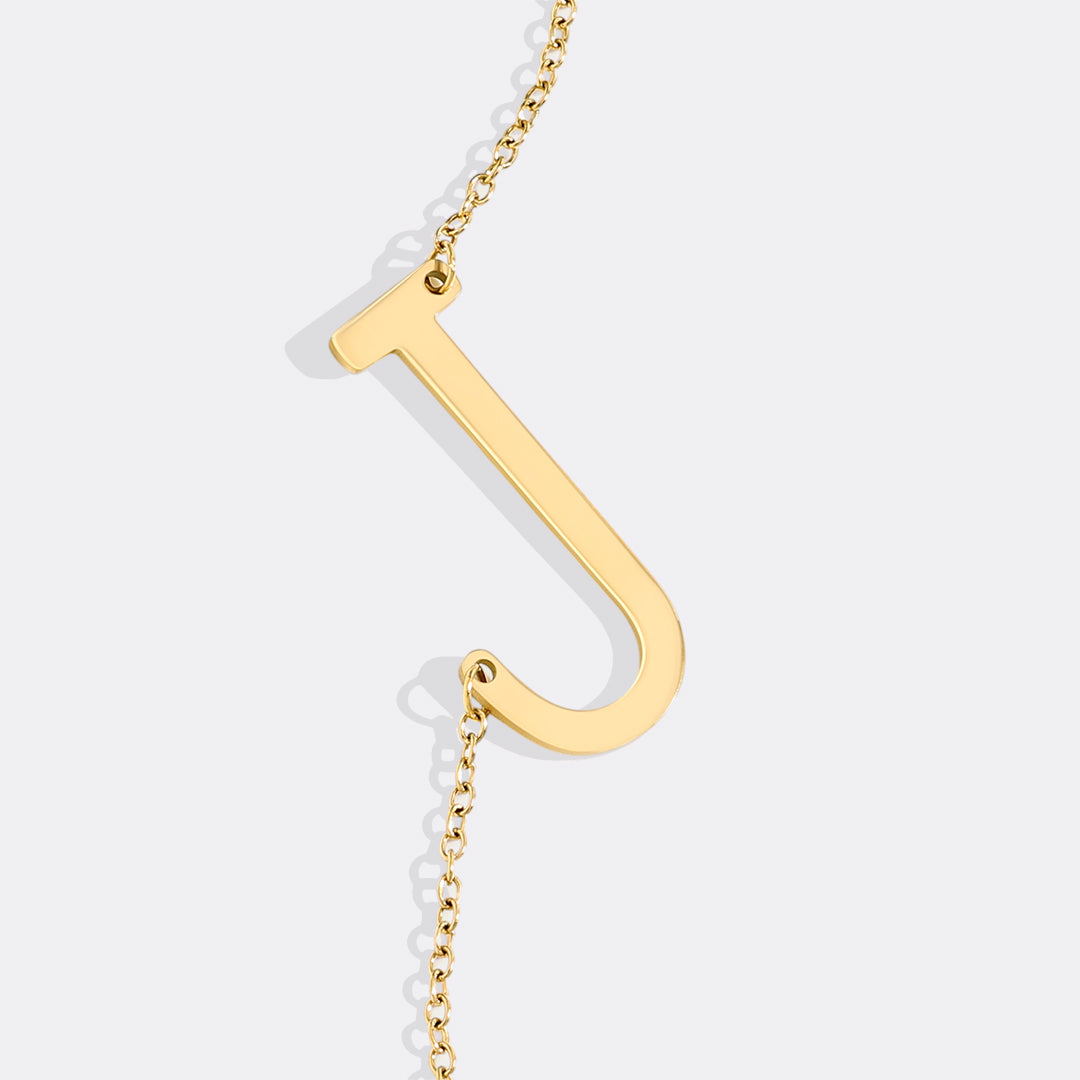 Inez – Collier avec initiale déclarative