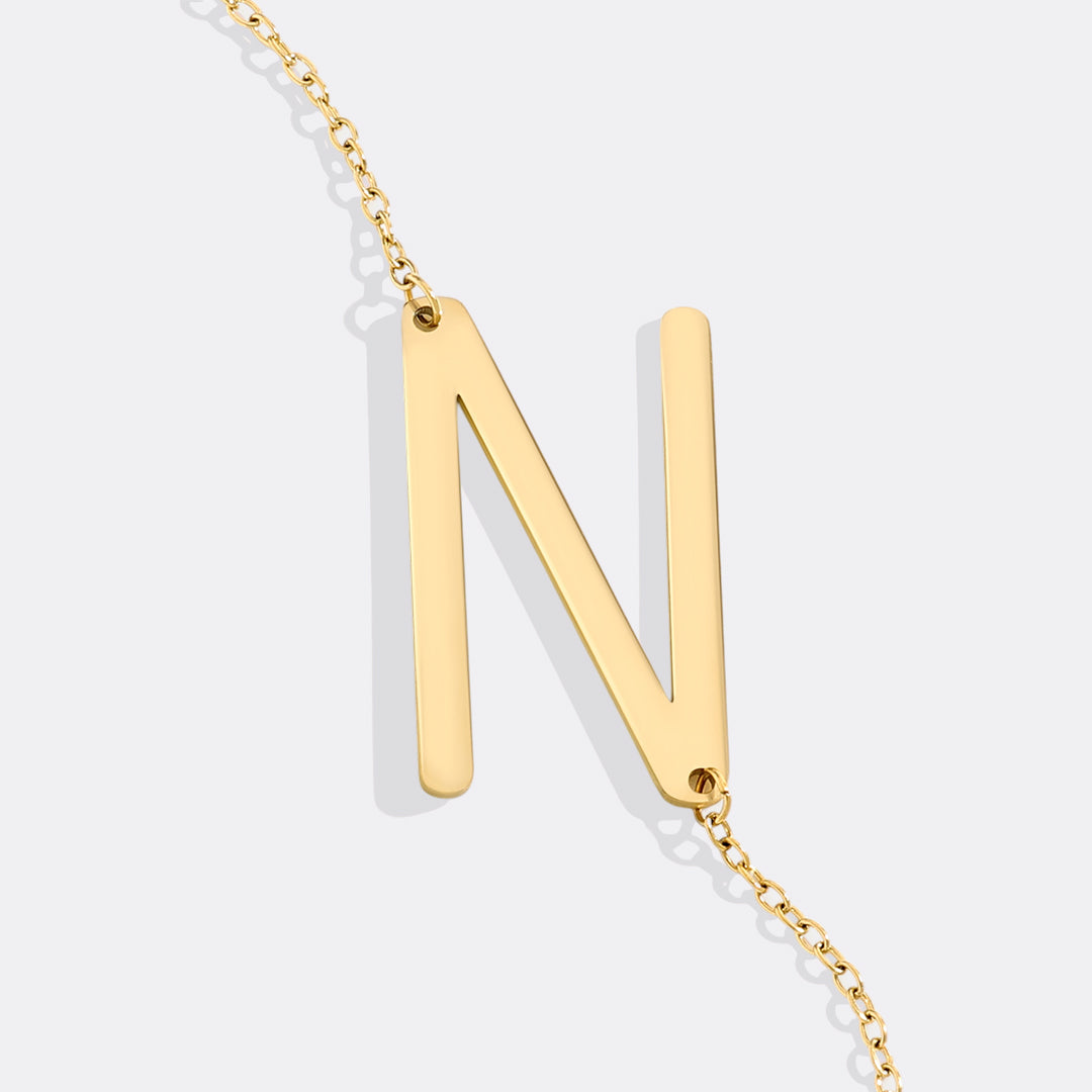Inez – Collier avec initiale déclarative