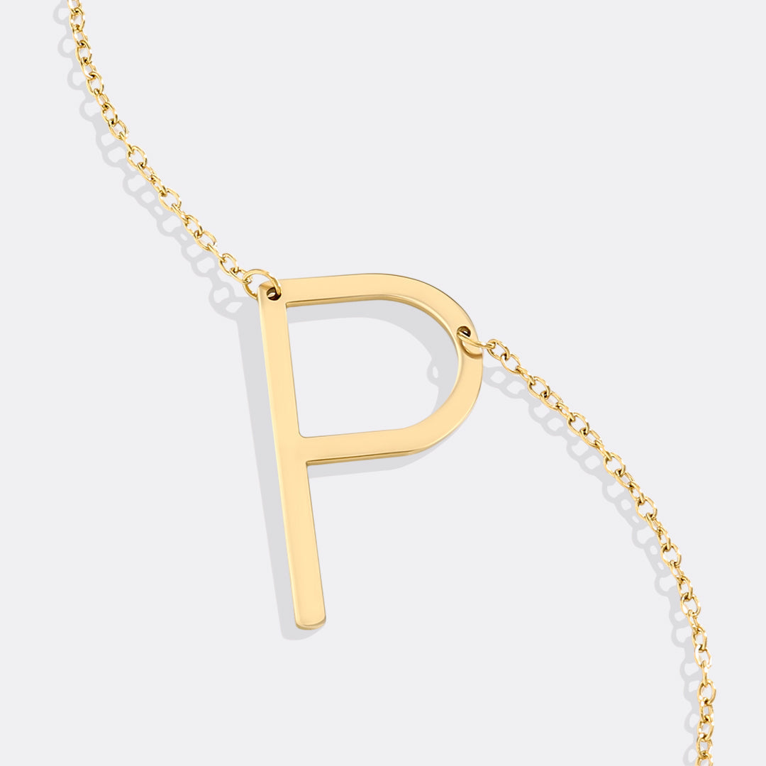 Inez – Collier avec initiale déclarative