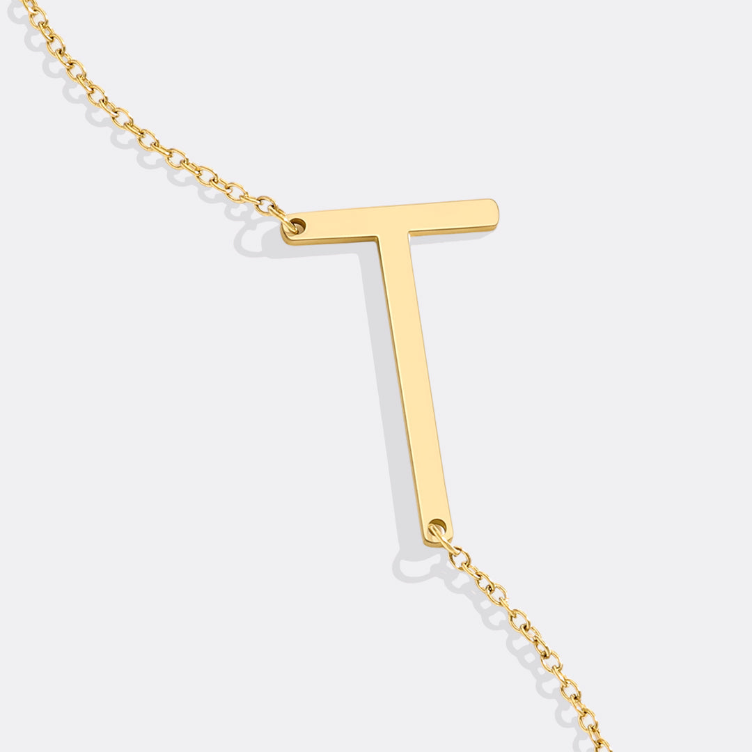 Inez – Collier avec initiale déclarative