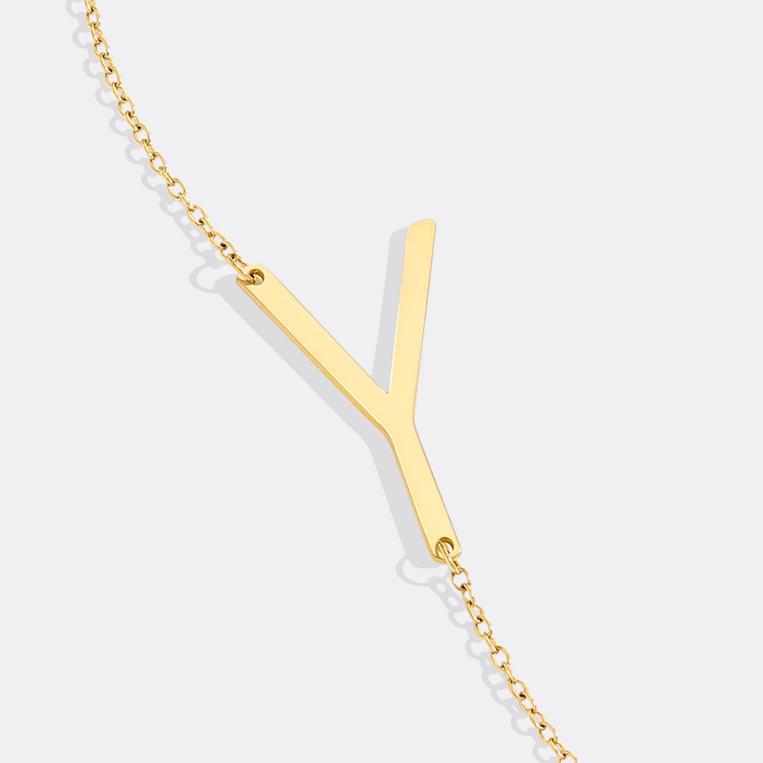 Inez – Collier avec initiale déclarative