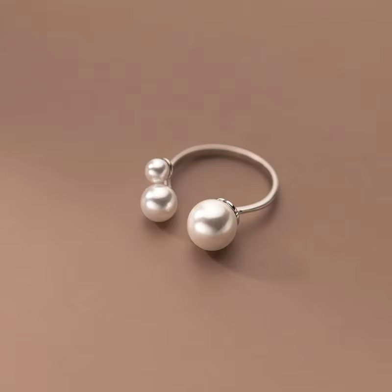 Amandine – Bague ajustable avec trois perles d'eau douce