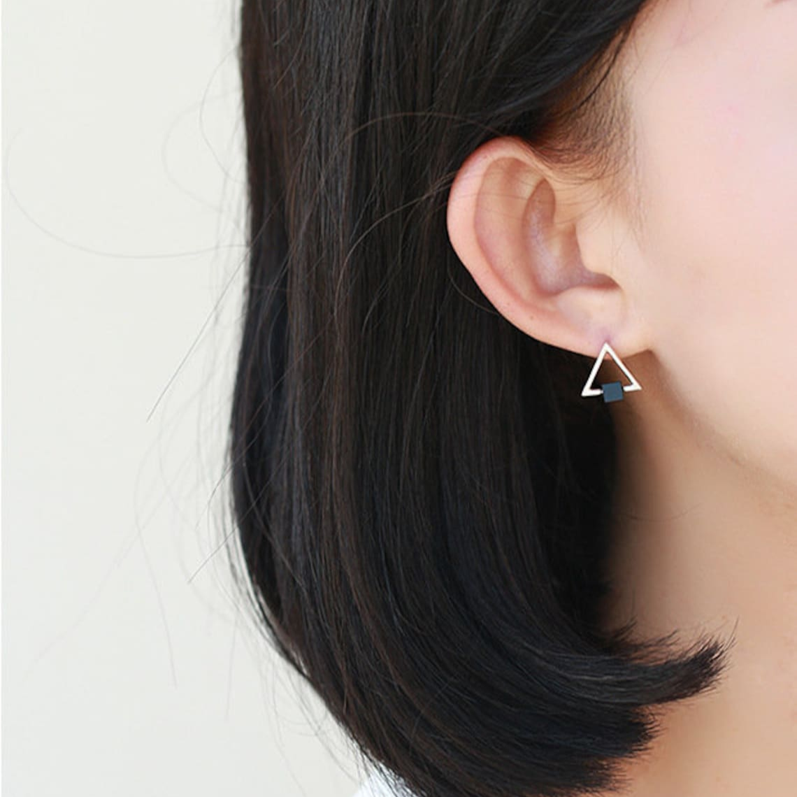 Triangle géométrique - Boucles d'oreilles en cubes noirs