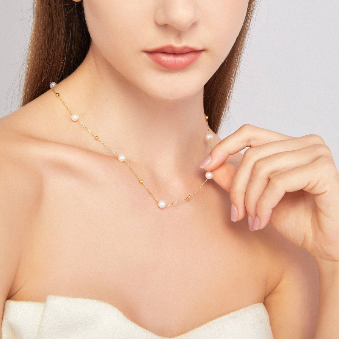 Collier en or et perles - alternant perles et chaîne en or