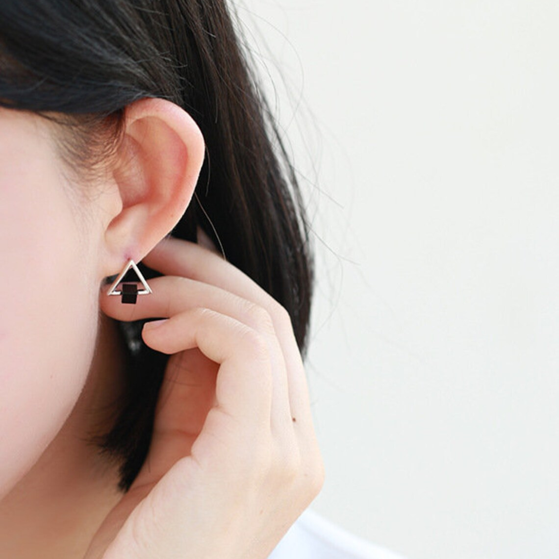 Triangle géométrique - Boucles d'oreilles en cubes noirs