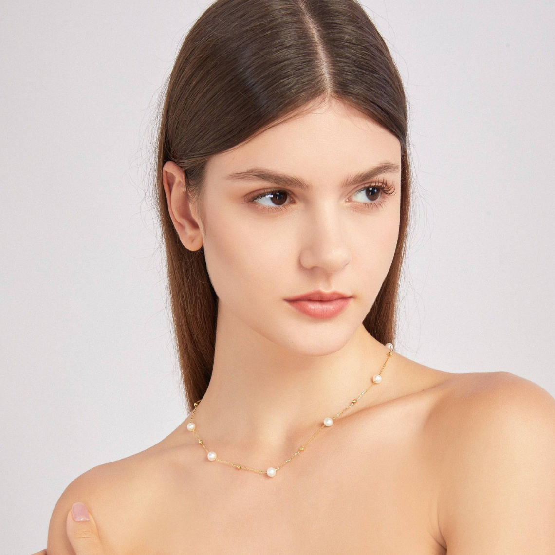 Collier en or et perles - alternant perles et chaîne en or