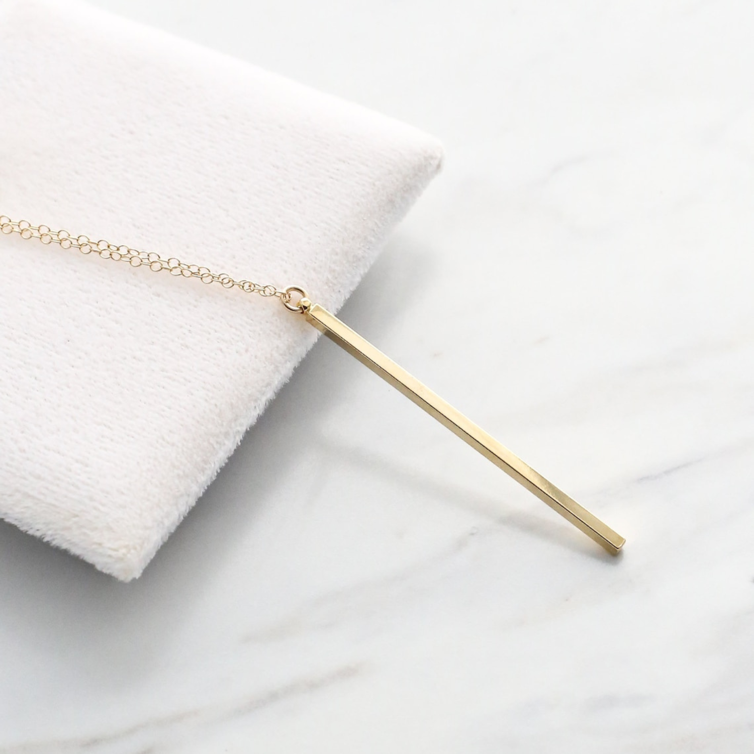Collier de Barre Fine - Collier de Barre Verticale