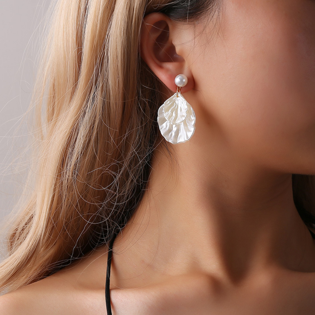 Coquille brillante de perle - Boucles d'oreilles pendantes en coquille