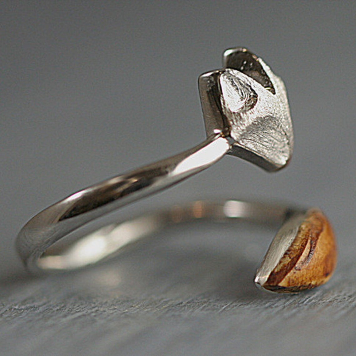 Bague ajustable en bois - Bague en visage de renard argenté