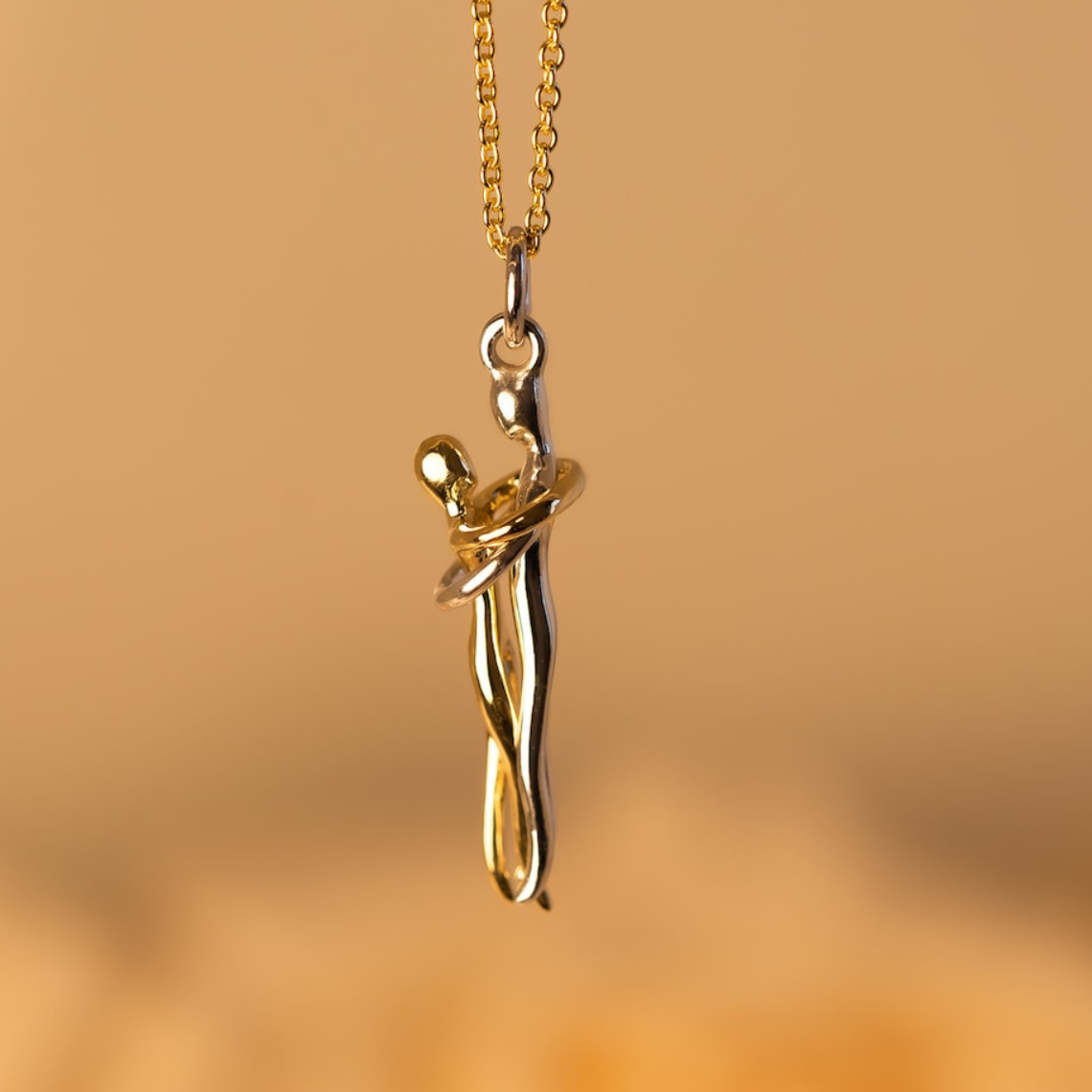 Pendentif Love Hug - Collier de couple avec étreinte