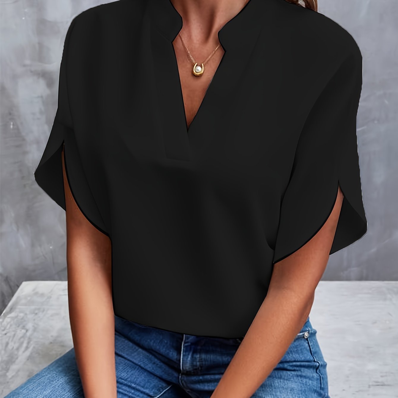 Lina - Light and graceful blouse for every occasion