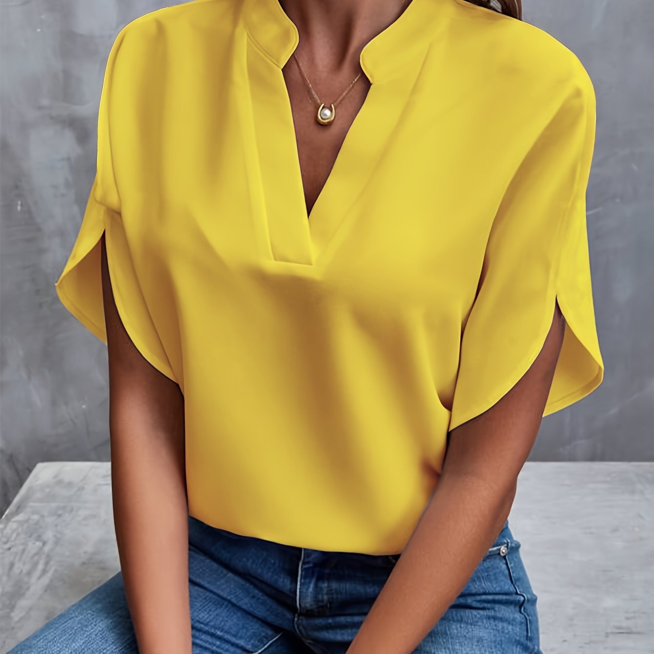 Lina - Light and graceful blouse for every occasion