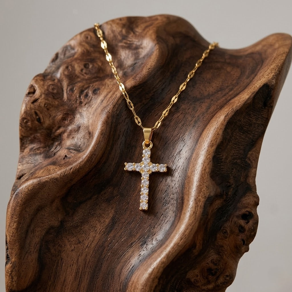 Noah – Collier doré avec croix en zircon