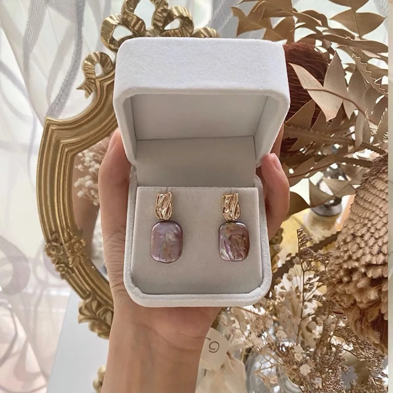 Aiah – Boucles d'oreilles dorées avec élégantes perles baroques