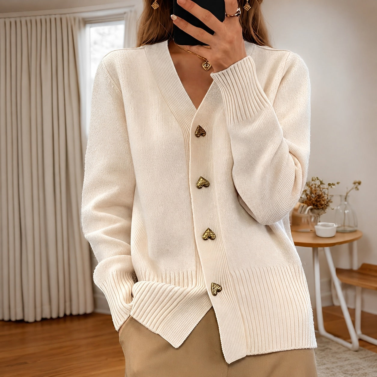 Annalee - Cardigan Élégant avec Boutons d'Amour pour Femmes