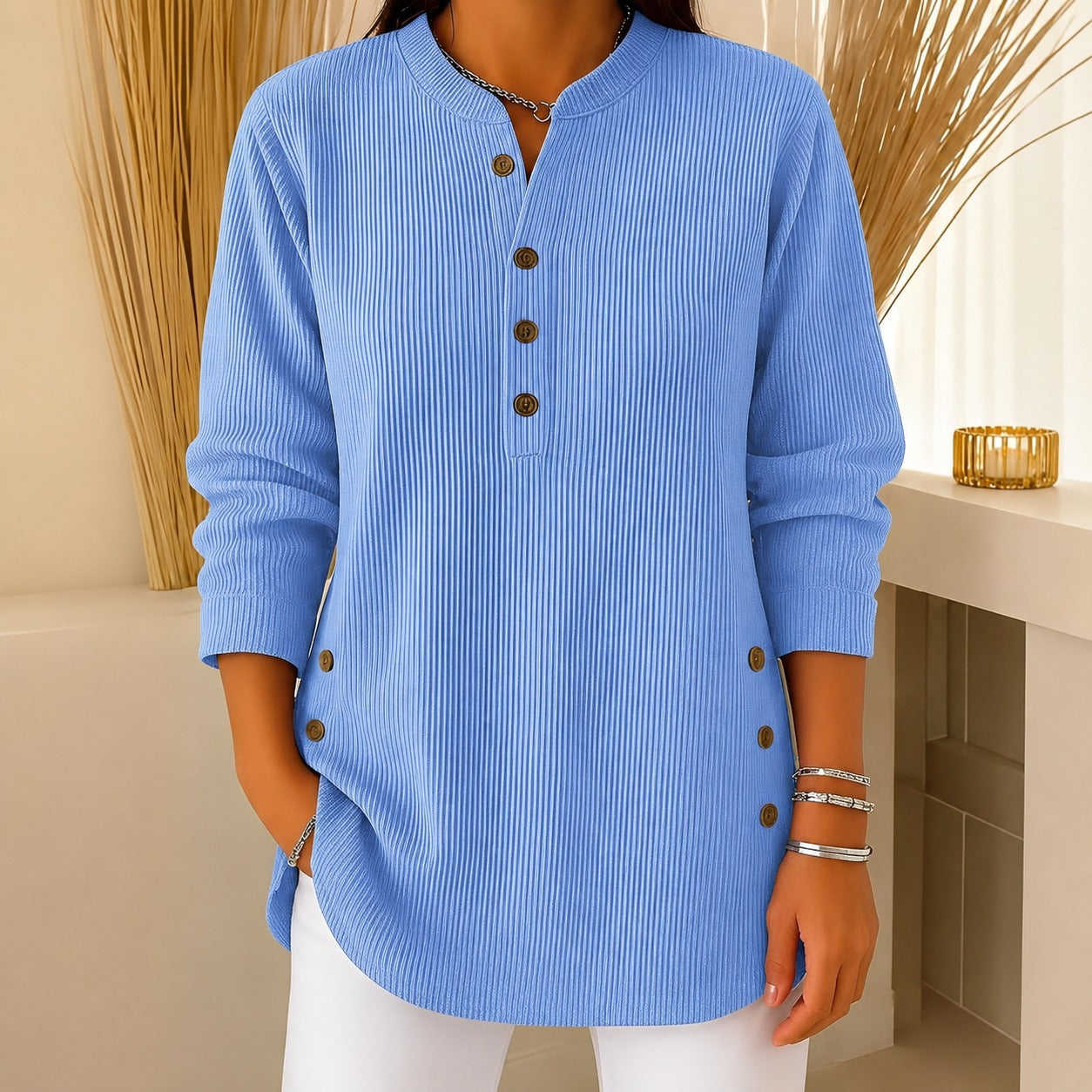 Jocelyn - Un pull décontracté pour femmes avec boutons