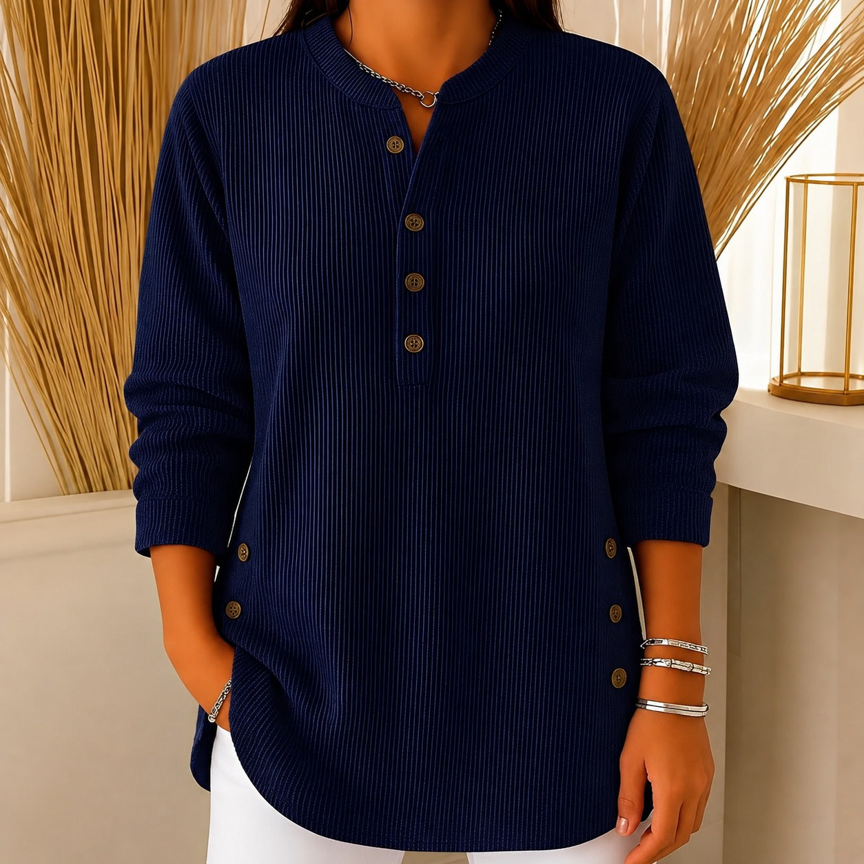 Jocelyn - Un pull décontracté pour femmes avec boutons