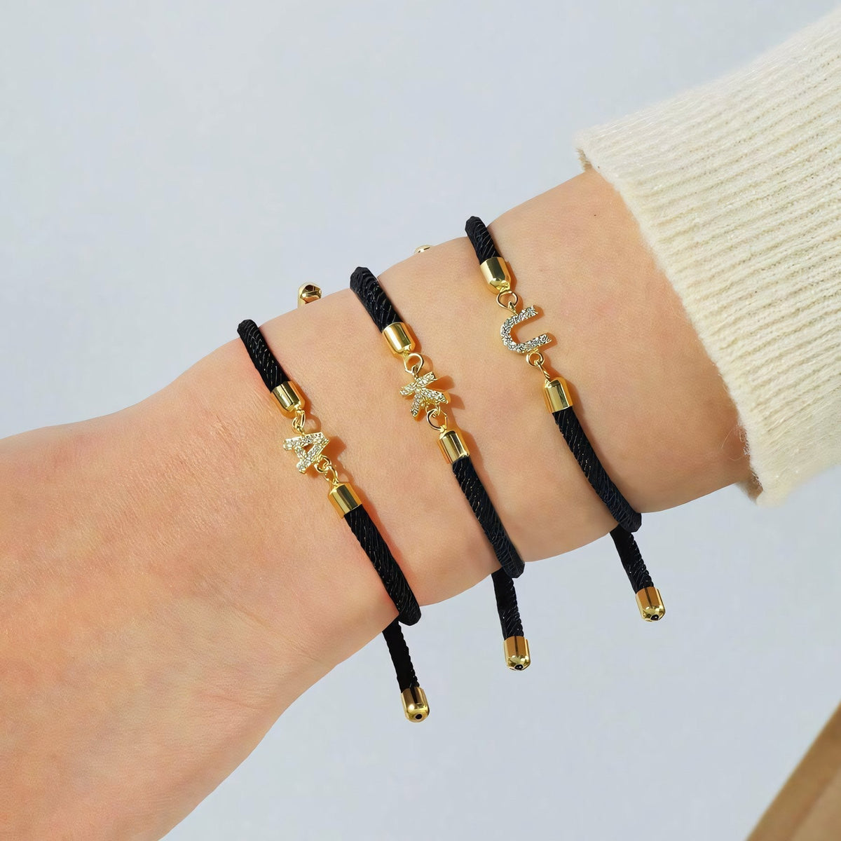 Calla – Bracelet ajustable avec initiale gravée