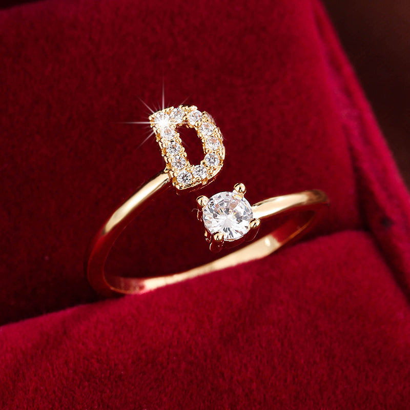 Nova – Bague ouverte moderne avec initiale et zircon