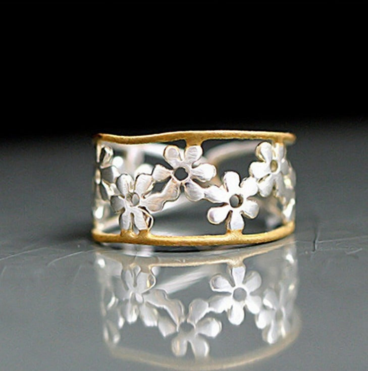 Merina – Bague asymétrique en marguerite