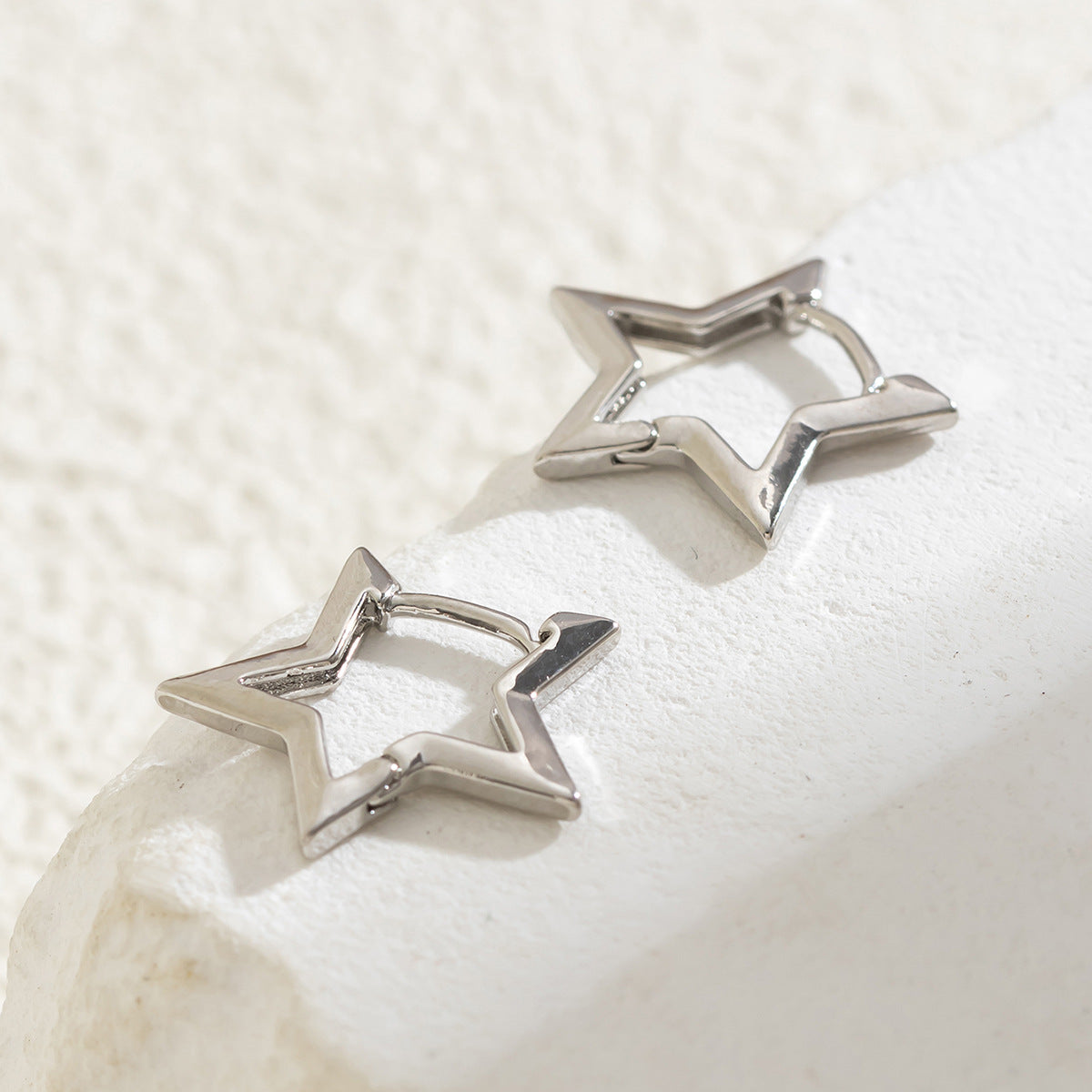 Boucles d'oreilles Huggie Star - Créoles en étoile