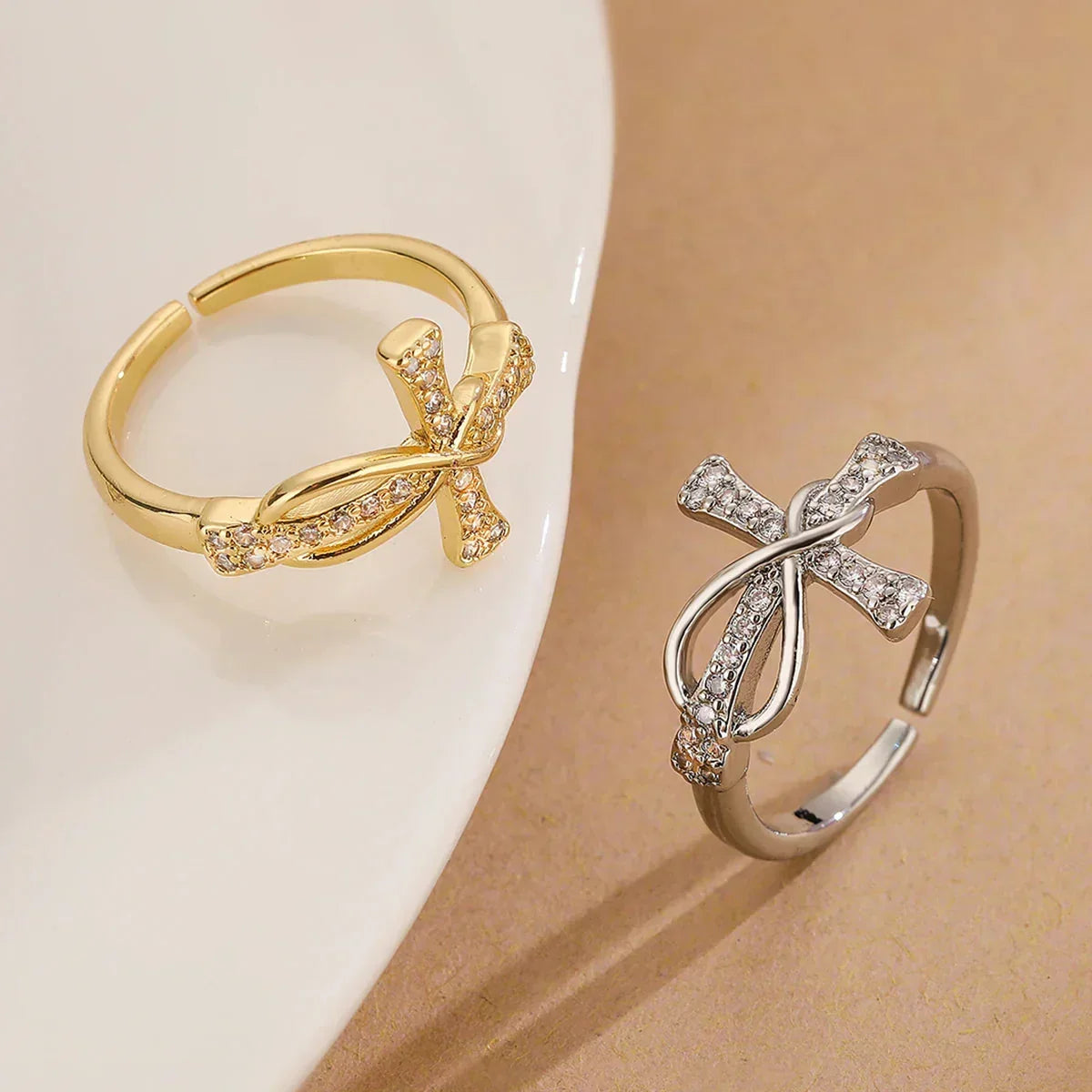 Eliane – Bague de croix chrétienne en zircon pour femmes