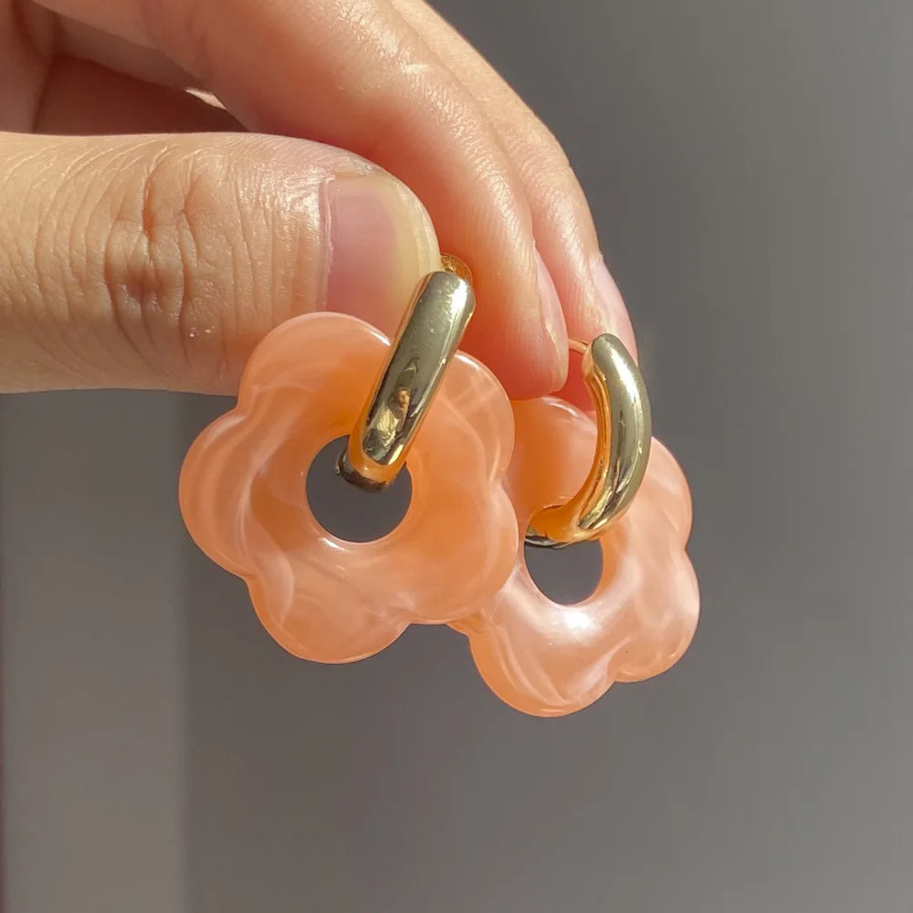 Florella – Créoles en fleur de résine élégante