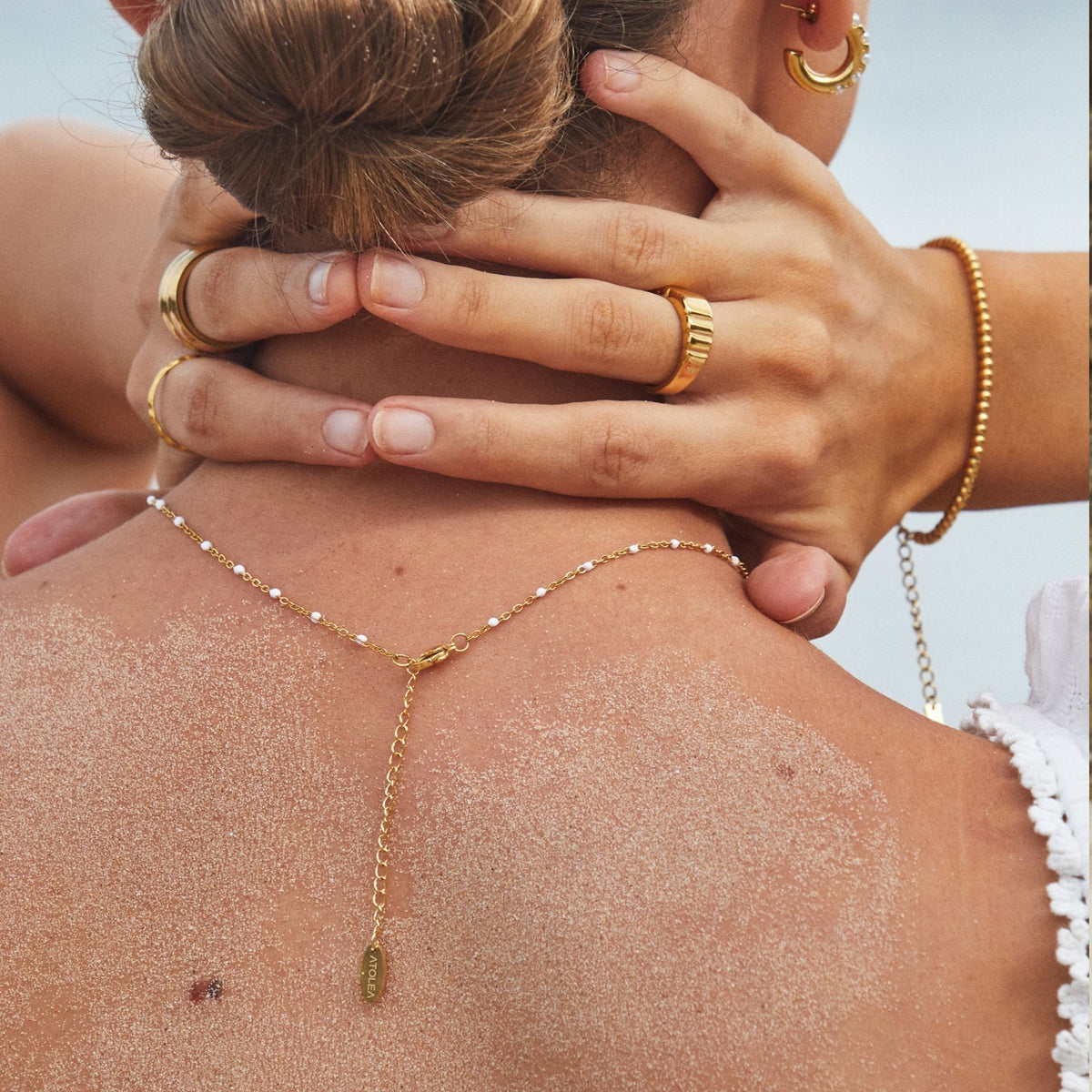 Isla – Collier avec Perles Blanches Émaillées
