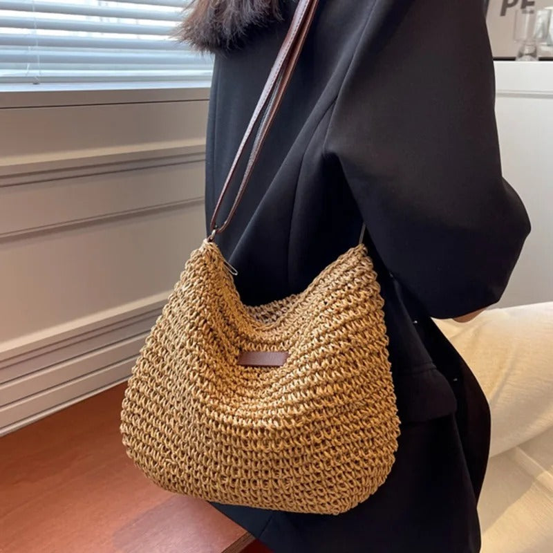 Camille – Sac Tressé Chic aux Tons Neutres