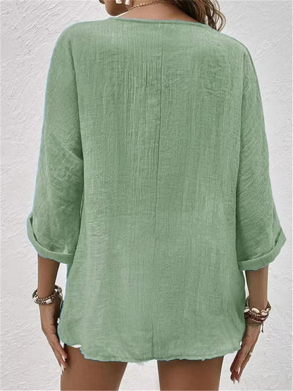 Fayo - Handy blouse with V-neck and buttons