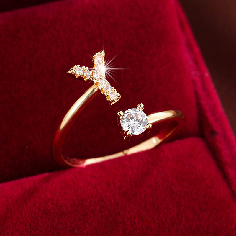 Nova – Bague ouverte moderne avec initiale et zircon