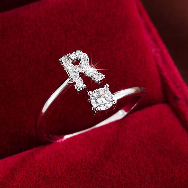Nova – Bague ouverte moderne avec initiale et zircon