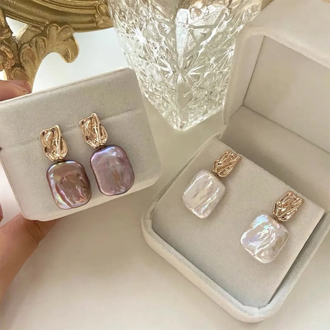 Aiah – Boucles d'oreilles dorées avec élégantes perles baroques