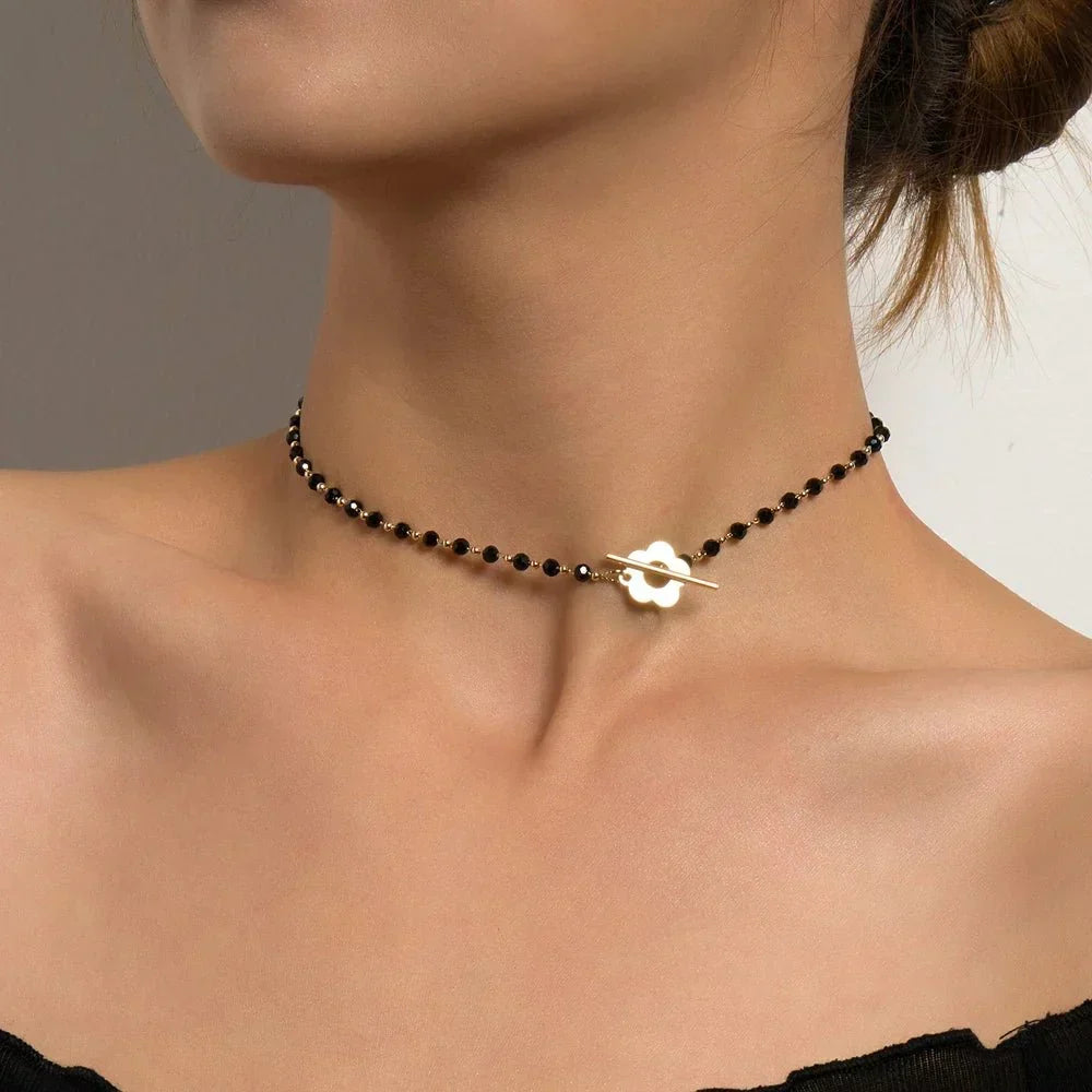 Naya - Collier choker floral avec fermoir en fleurs