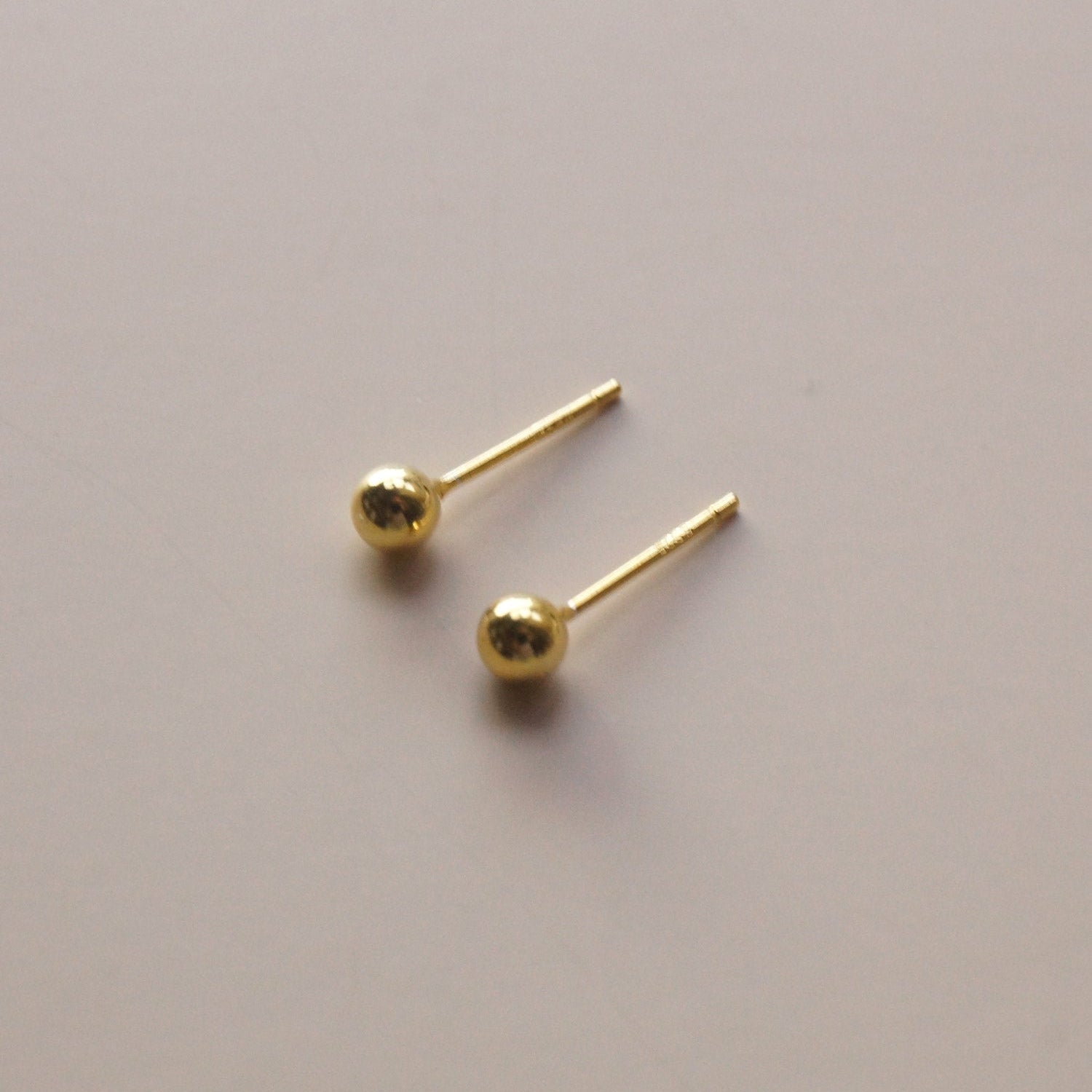 Jacqueline - Boucles d'oreilles en boule