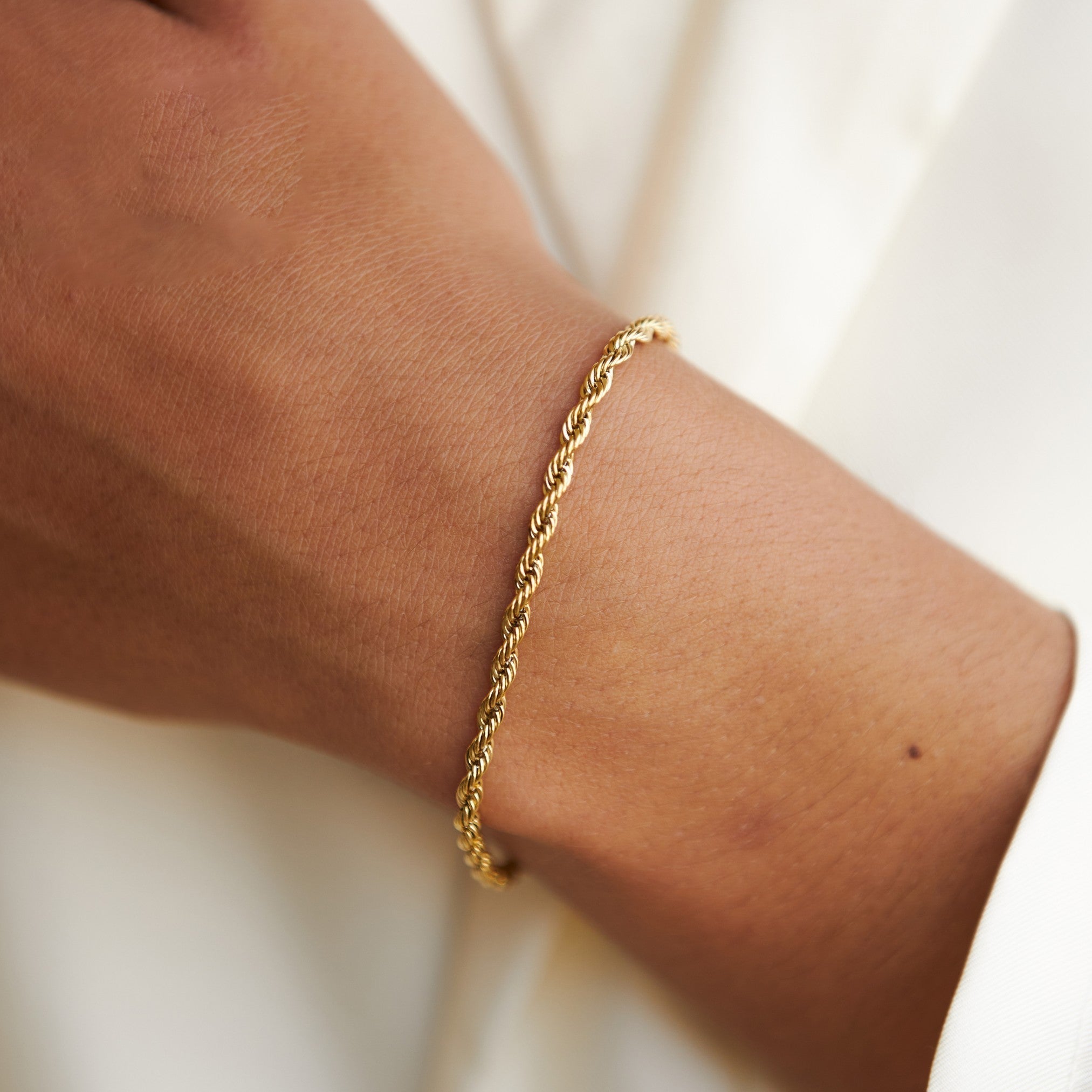 Calvi – Bracelet avec chaîne en or tressée