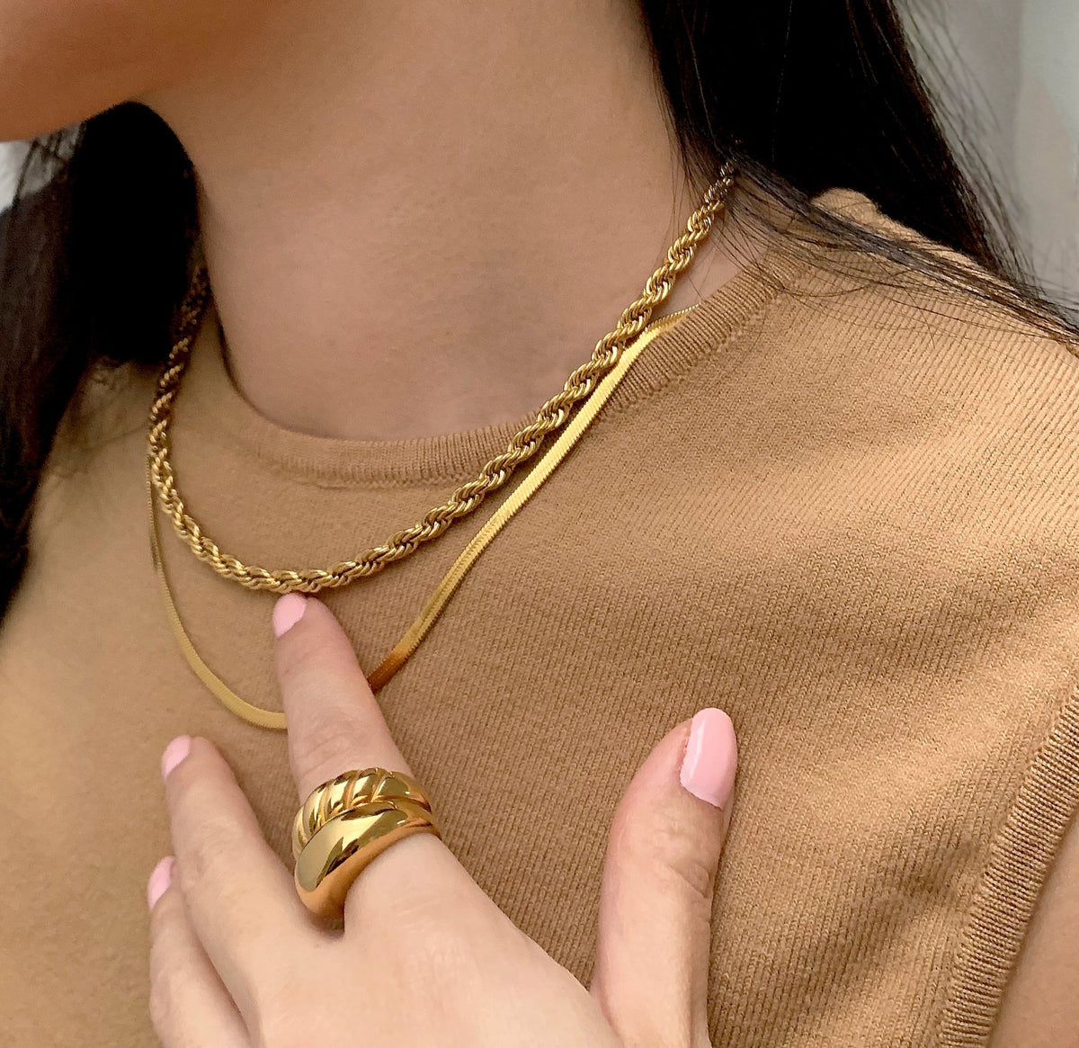 Lucienne - Collier serpent doré élégant