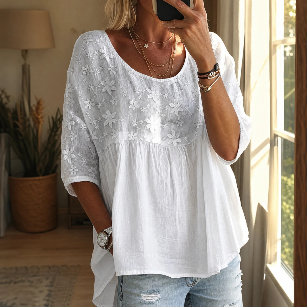 Blouse femme col en U à manches 3/4 - devant plissé à panneaux avec broderie florale, coupe décontractée