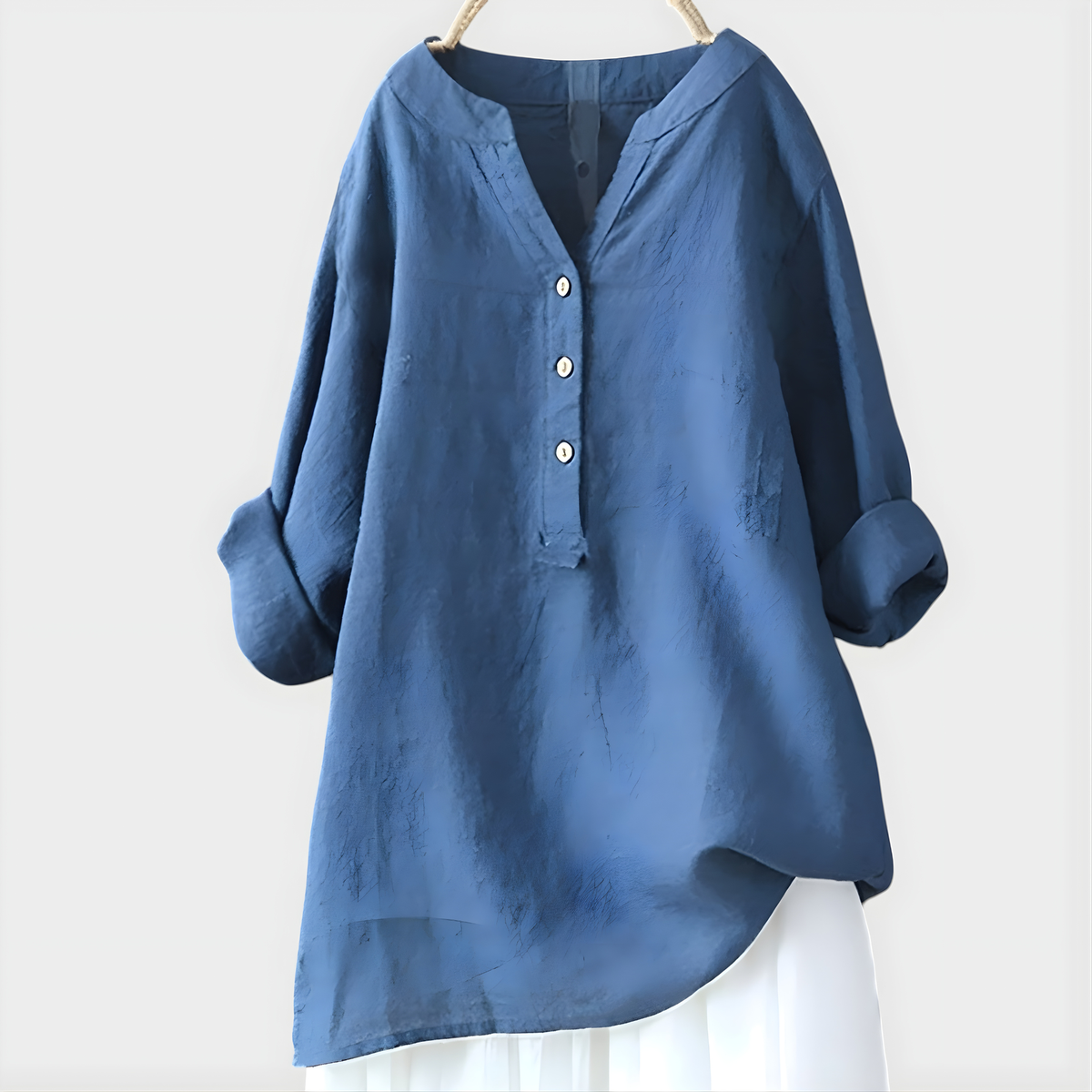 Blouse femme à col en V et patte de boutonnage 3 boutons manches longues botte roulées, coupe ample avec ourlet asymétrique