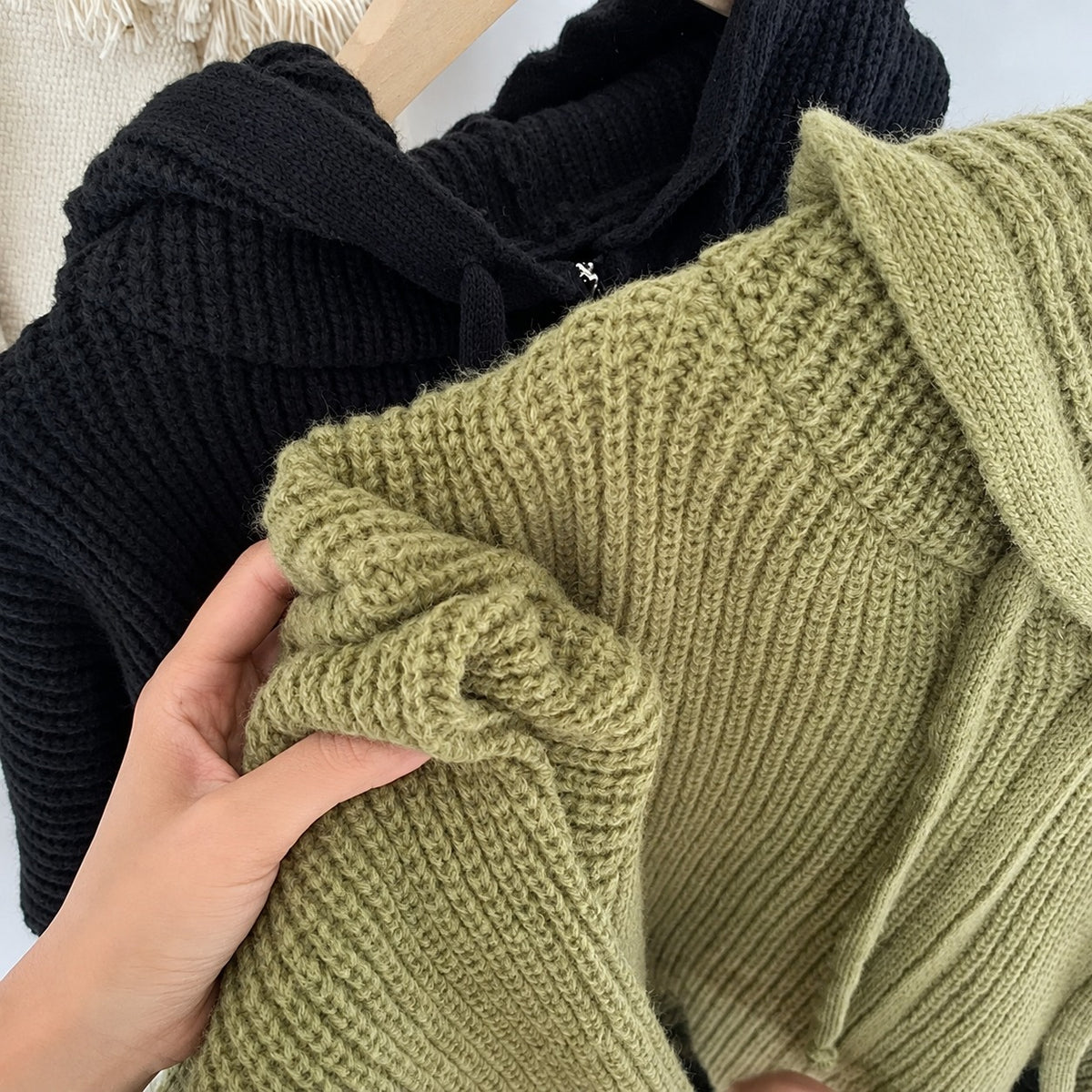 Cardigan à capuche pour femmes avec fermeture éclair, poches et coupe oversize