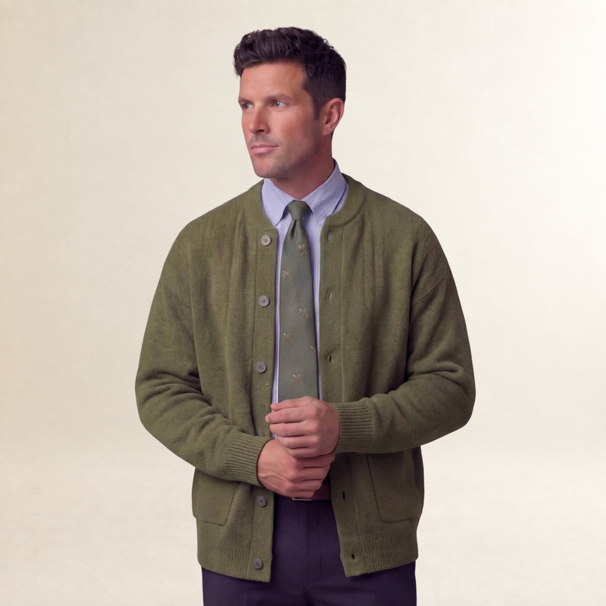 Cardigan homme à boutons avec poches coupe régulière col rond manches longues