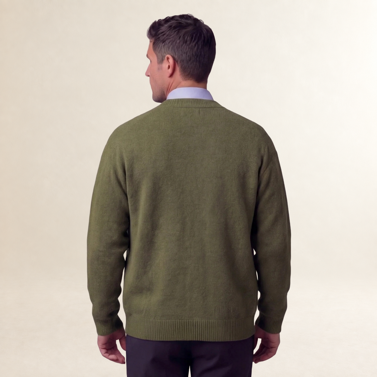 Cardigan homme à boutons avec poches coupe régulière col rond manches longues